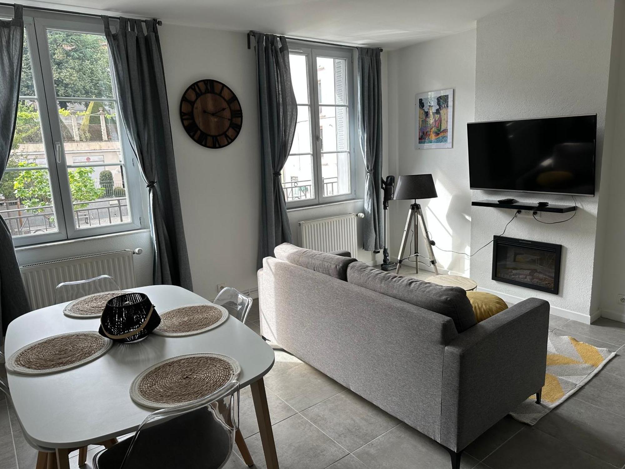 Appartement Avec Terrasse Au Puy Le Puy-en-Velay Exterior photo